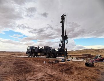أثبتت منصة الحفر CSD1300 التابعة لشركة JCDRILL أنها تُحدث نقلة نوعية في مشاريع الأمن المائي في جميع أنحاء أفريقيا