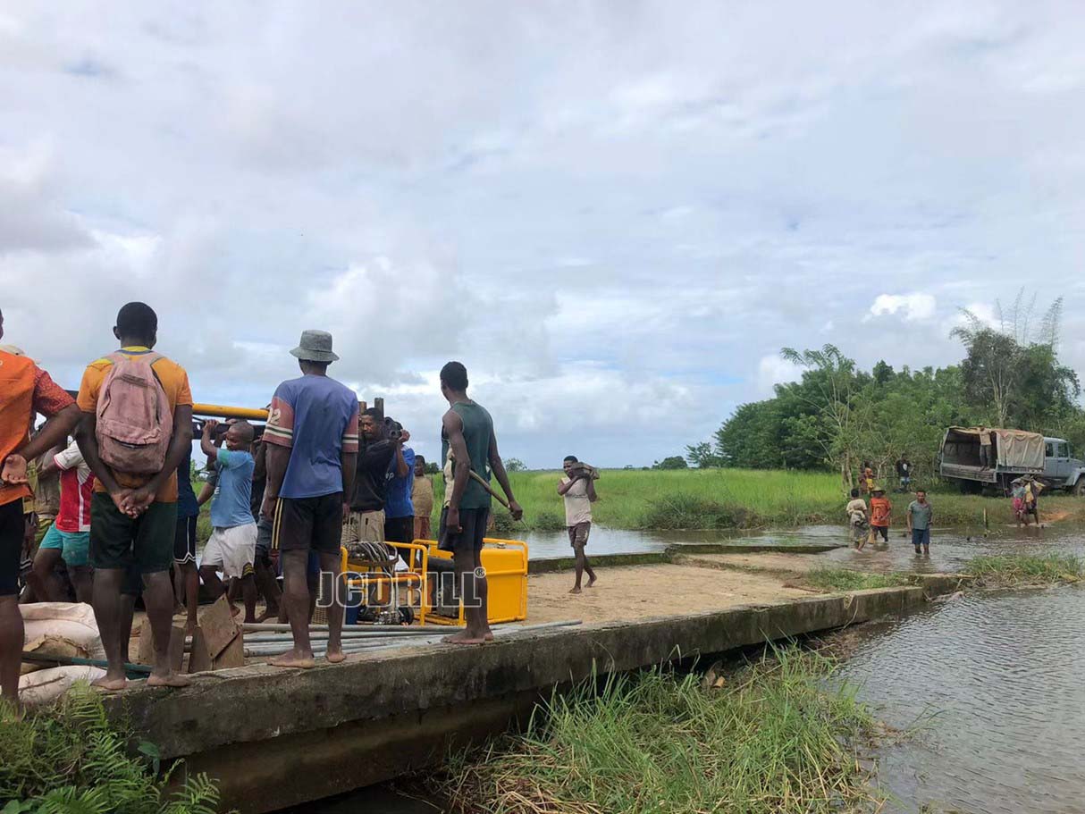 جهاز الحفر الإنشائي AK60 هو آلة حفر هيدروليكية بالكامل تعمل برأس طاقة علوي. جهاز الحفر الإنشائي AK60 هو آلة حفر هيدروليكية بالكامل تعمل برأس طاقة علوي.