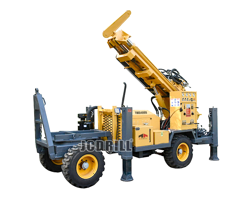 آلة حفر آبار المياه