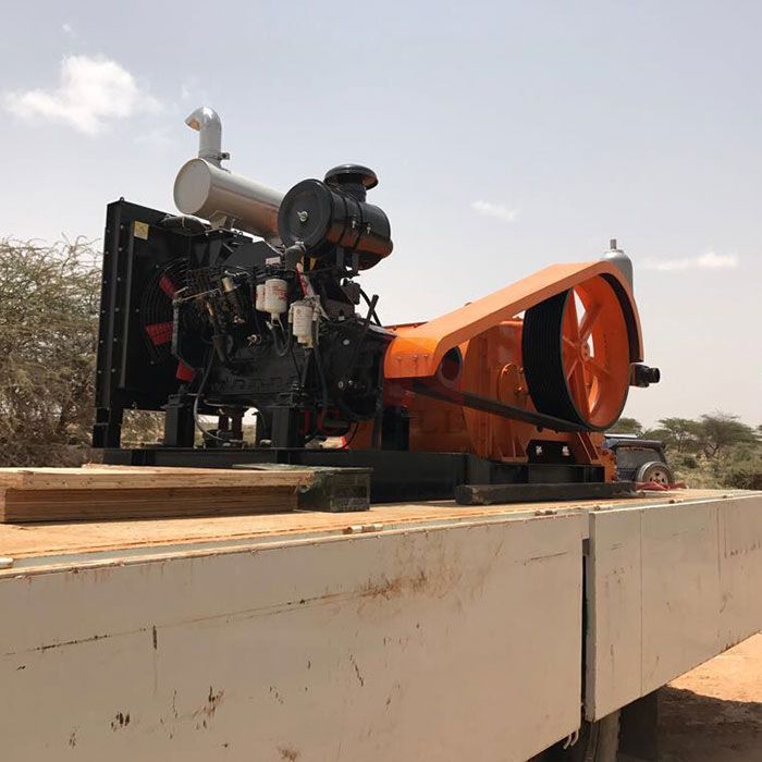 مضخة طين آبار النفط BW1500-12 المتحركة والمريحة المصنوعة من مادة البولي يوريثين