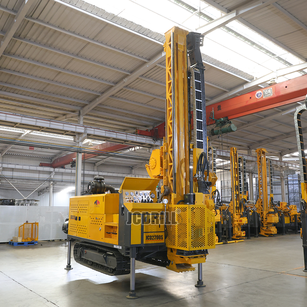 JCD2200S قلب هيدروليكي كامل سرعة الحفر السريع منصة استكشاف المعادن لحفر المنحدرات والثقوب المستقيمة